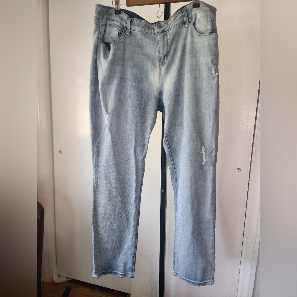 Hot in Hollywood Jeans, Size 18W. Excellent Pre-owned Condition.